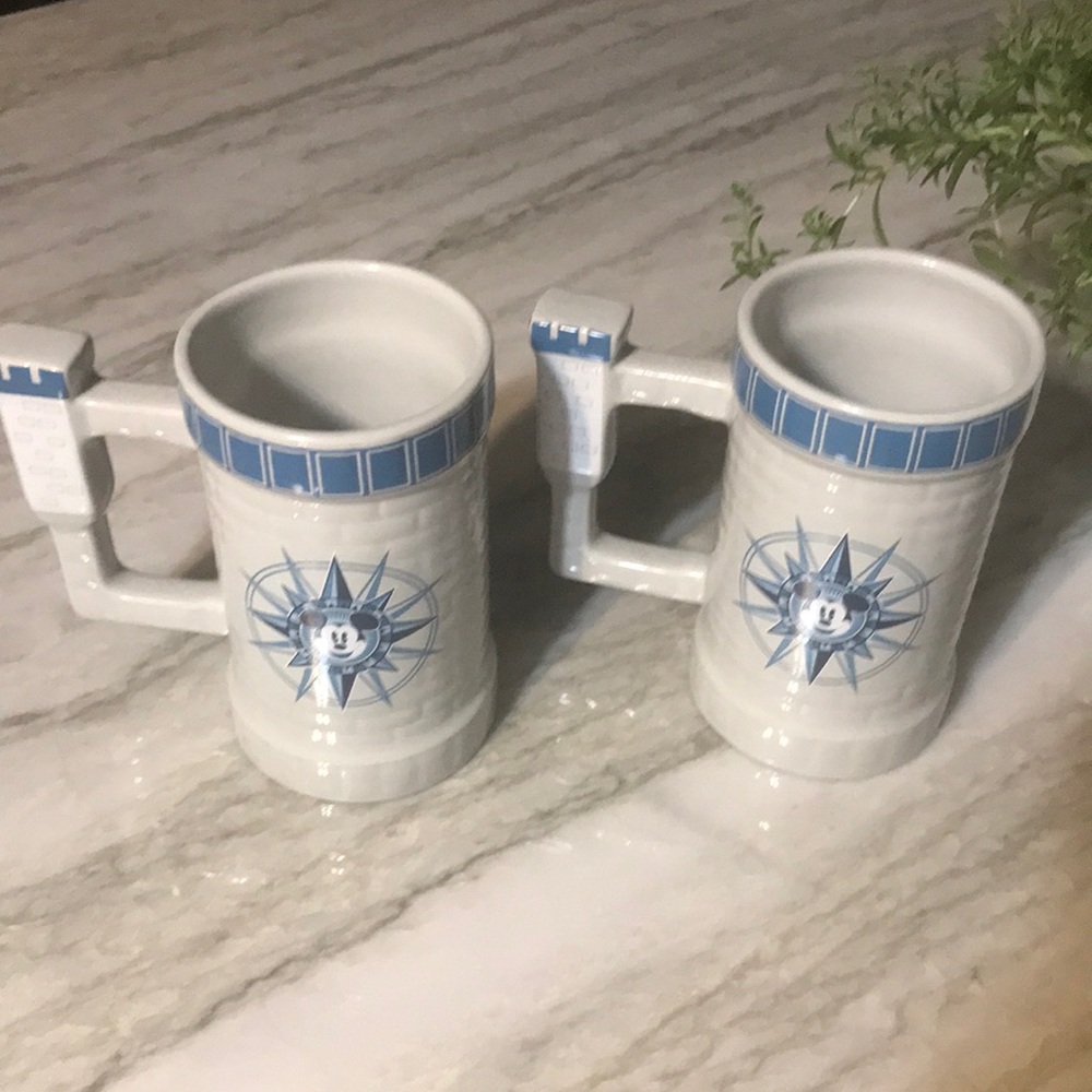 Disney set of castle mugs gray printed 1955